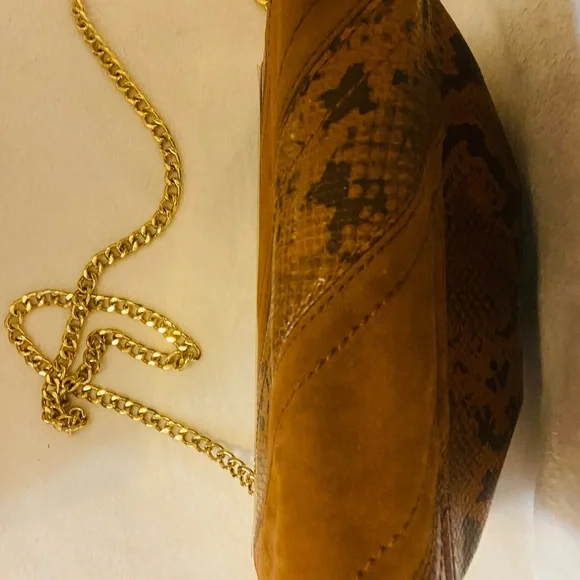 Kate Landry Vintage Faux Brown Snakeskin Magnetic Closure with Gold Chain EUC - Picture 10 of 10